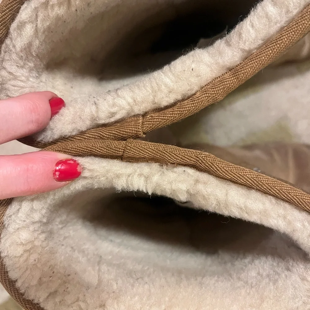 Embroidered Ugg Boots - Size 8 - Picture 6 of 9